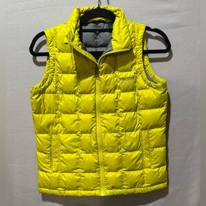 Marmot Down 75% Fill Puffer Vest Yellow Large Girls Youth - Stain